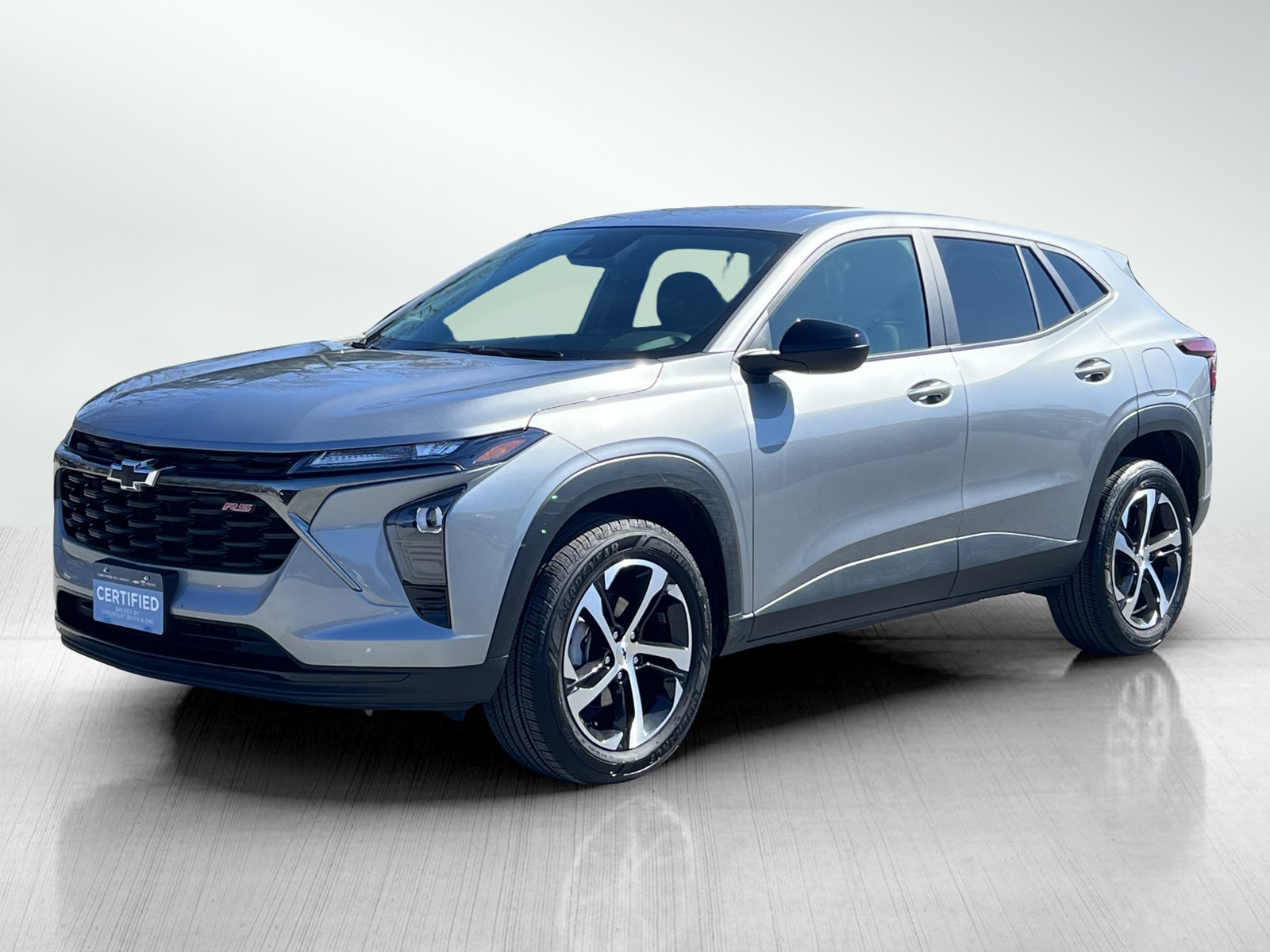 2024 Chevrolet Trax photo 2