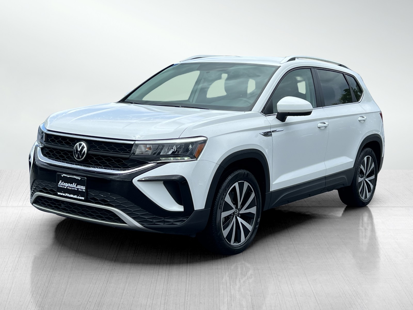 2022 Volkswagen Taos SE photo 2