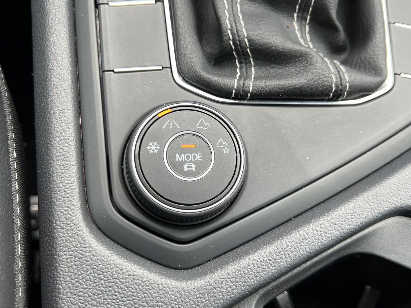 2022 Volkswagen Taos SE photo 19