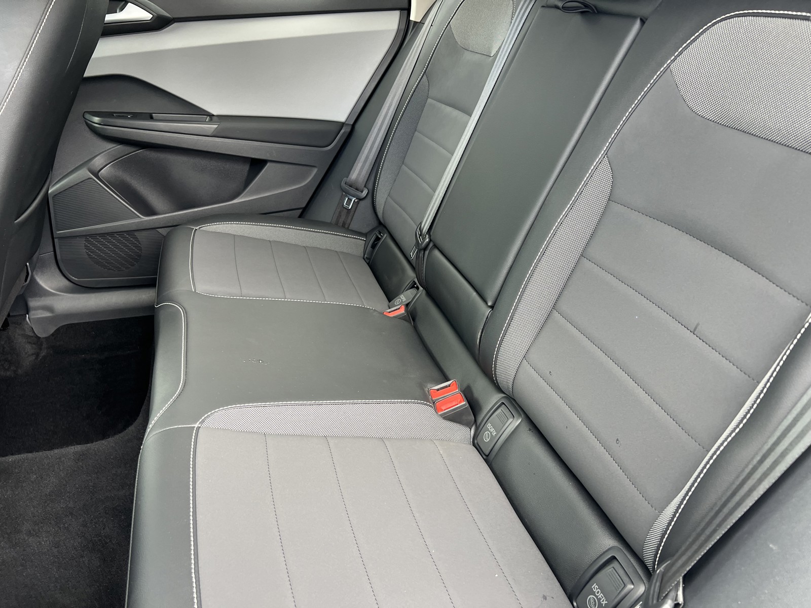 2022 Volkswagen Taos SE photo 9