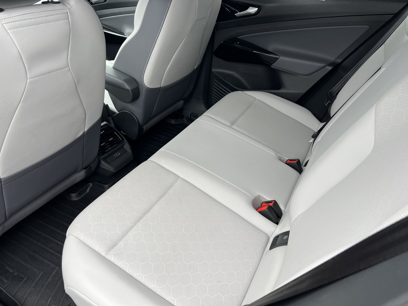 2021 Volkswagen ID.4 Pro S Gradient photo 11