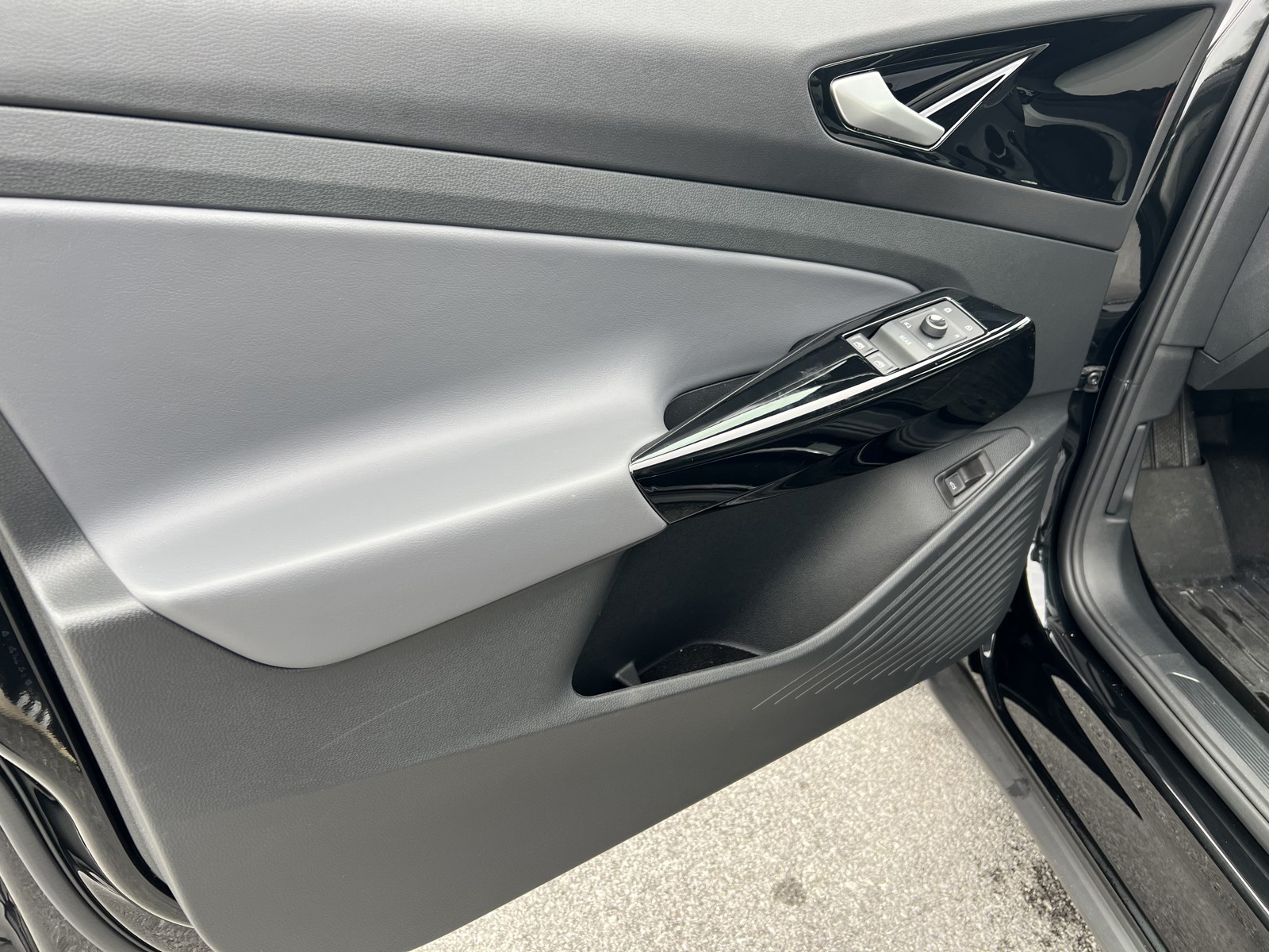 2021 Volkswagen ID.4 Pro S Gradient photo 16