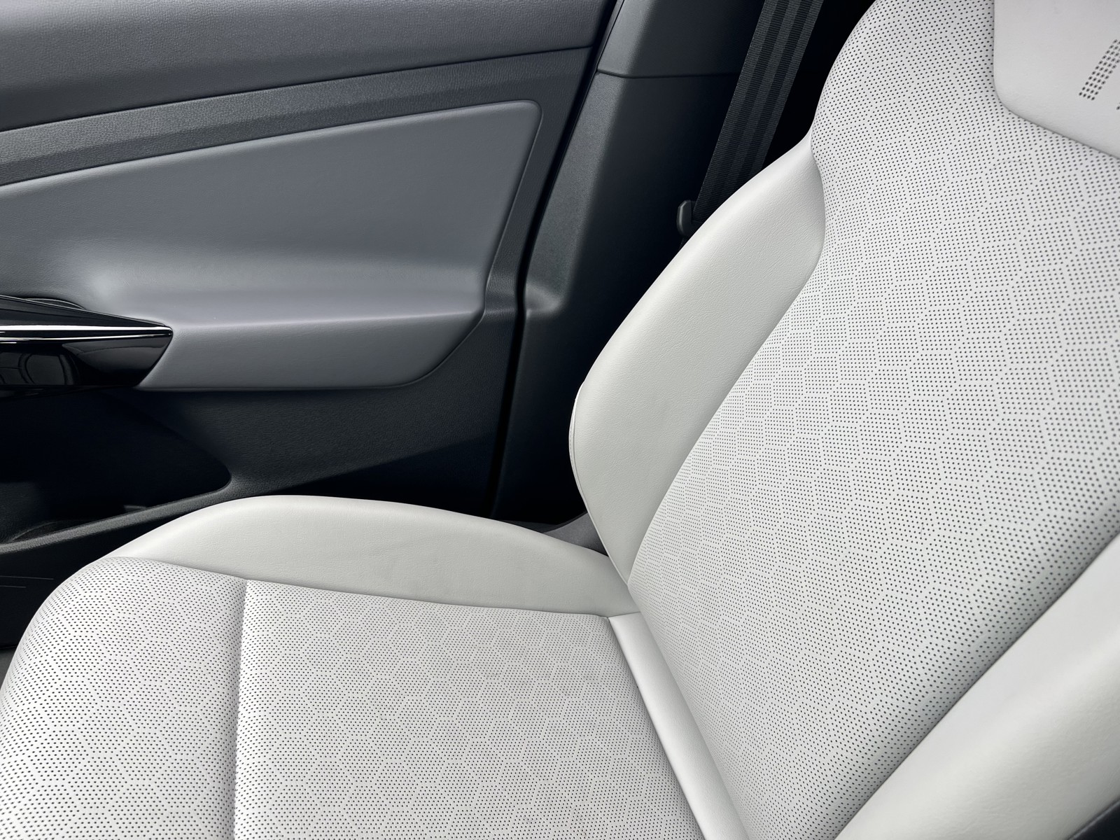 2021 Volkswagen ID.4 Pro S Gradient photo 29