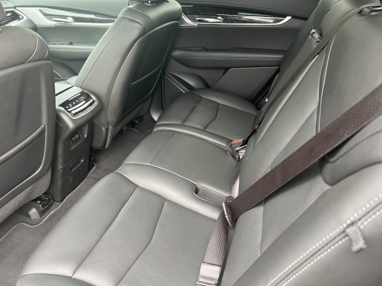 2024 Cadillac XT6 Premium Luxury photo 11