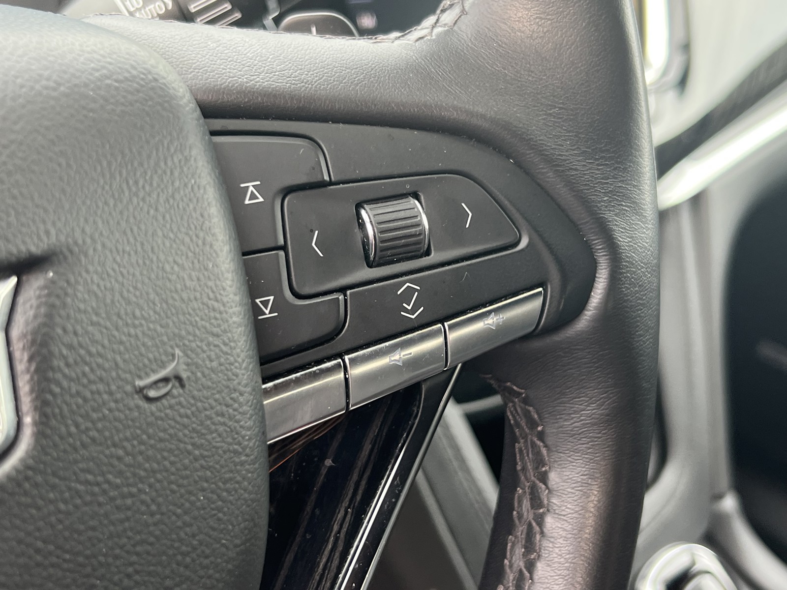 2024 Cadillac XT6 Premium Luxury photo 19