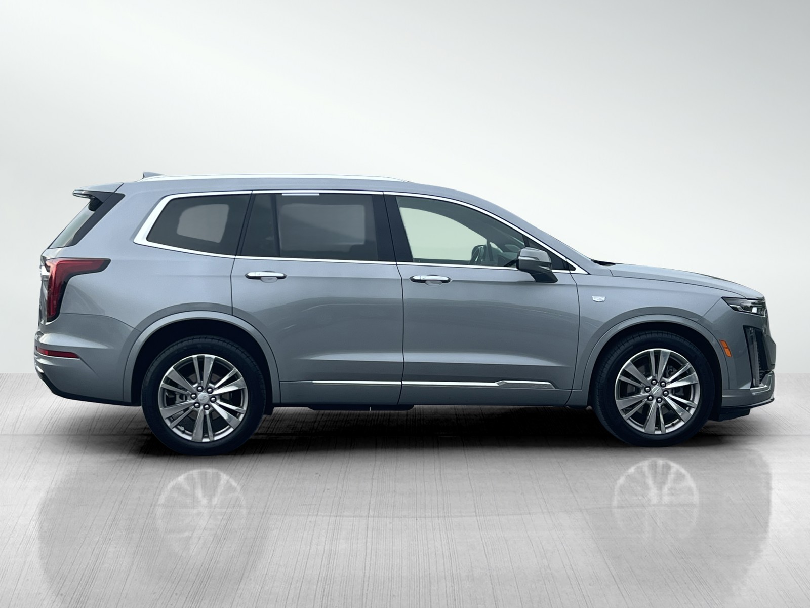 2024 Cadillac XT6 Premium Luxury photo 3