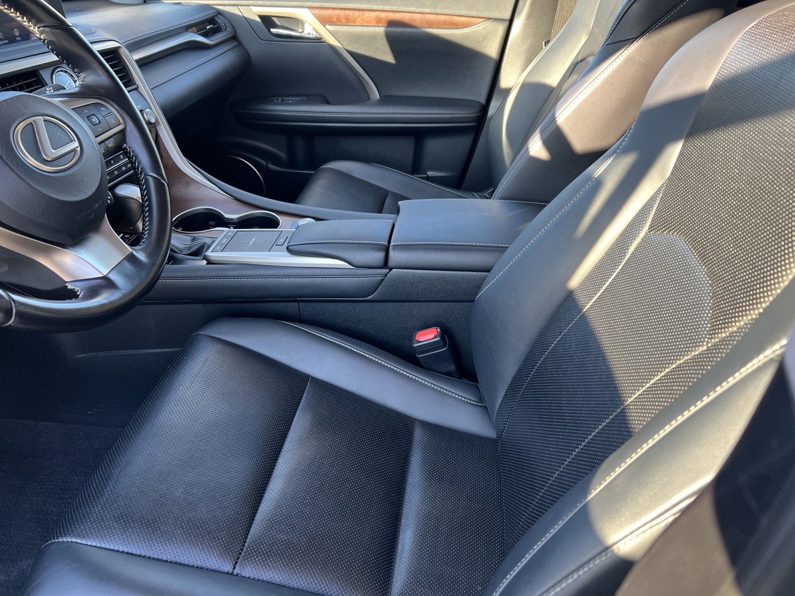 2022 Lexus RX 350L photo 9