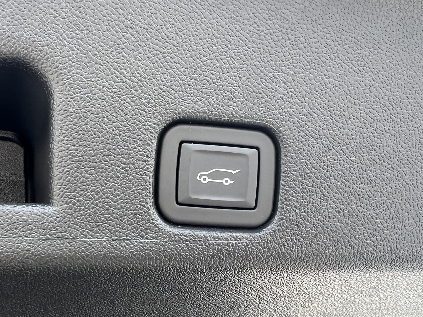 2025 Chevrolet Traverse photo 11