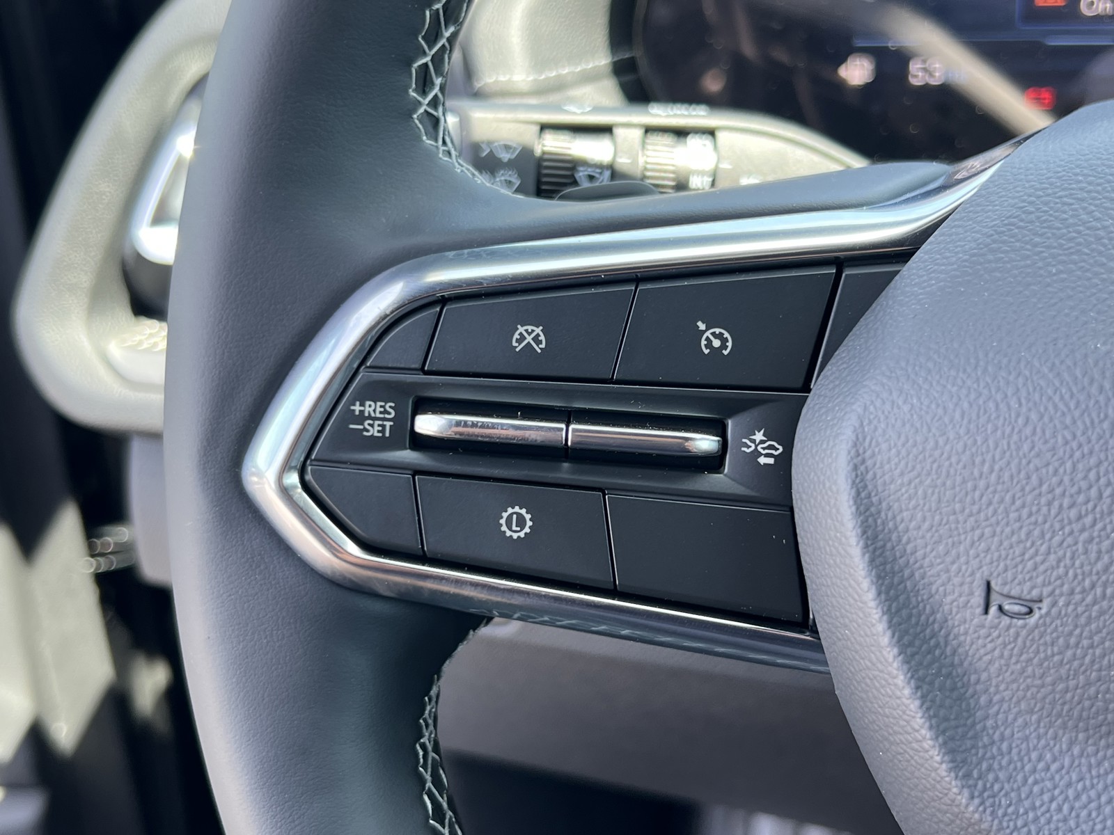 2025 Chevrolet Traverse photo 13