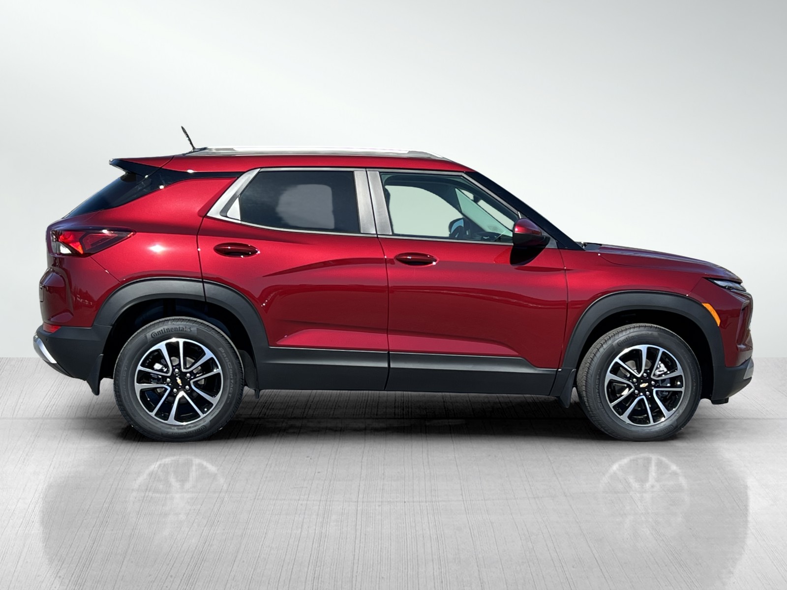 2025 Chevrolet Trailblazer LT photo 3