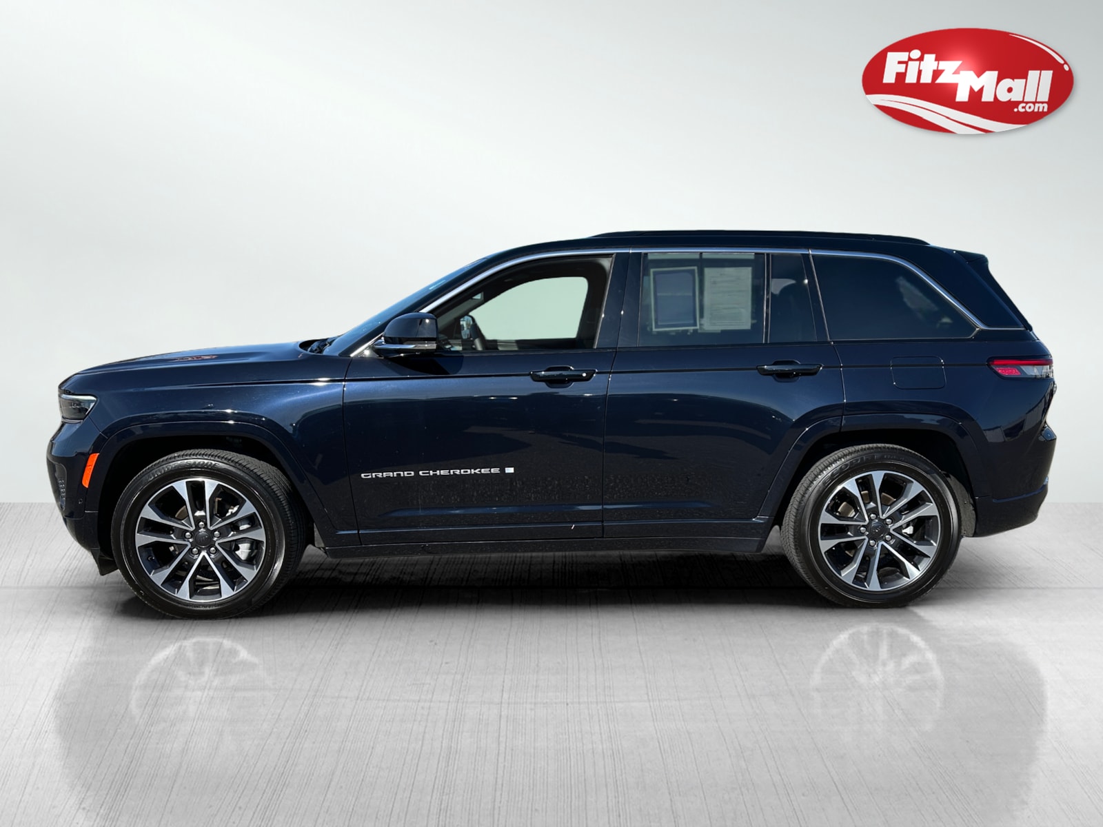 2024 Jeep Grand Cherokee Summit Reserve photo 3