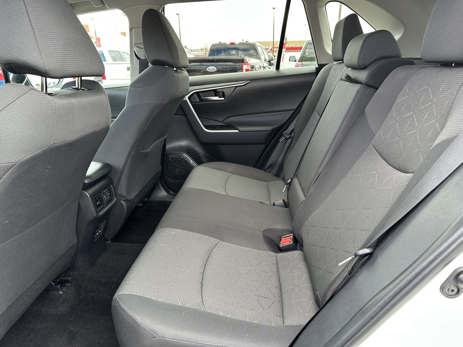 2024 Toyota RAV4 XLE photo 11