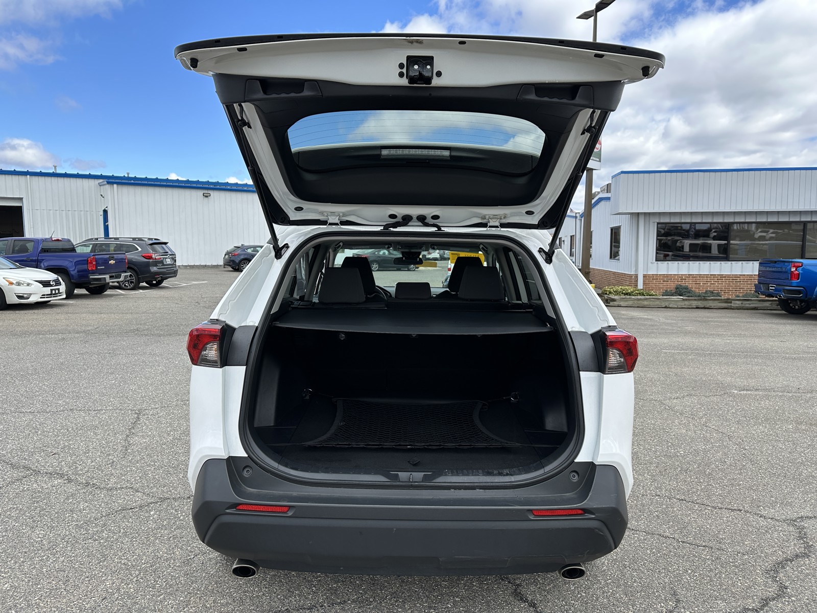 2024 Toyota RAV4 XLE photo 9