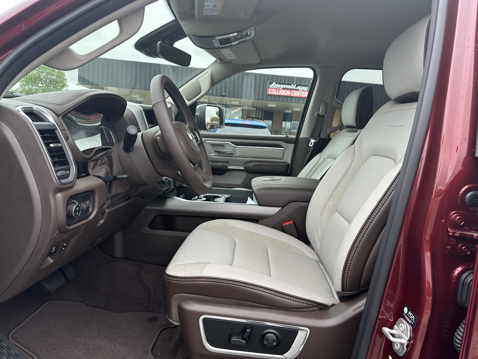 2025 Ram 1500 Laramie photo 12