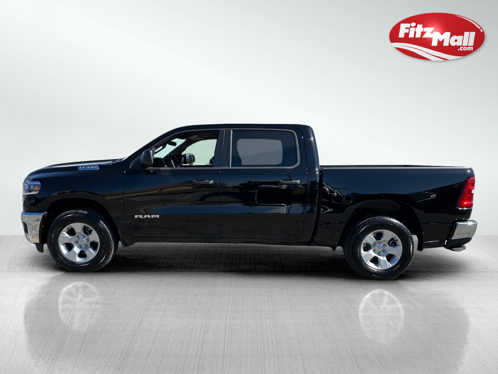 2025 Ram 1500 Tradesman photo 3