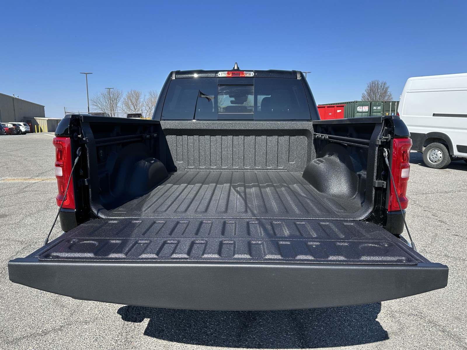 2025 Ram 1500 Tradesman photo 9