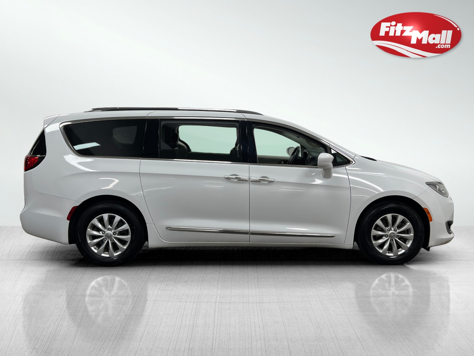 2018 Chrysler Pacifica Touring L photo 4