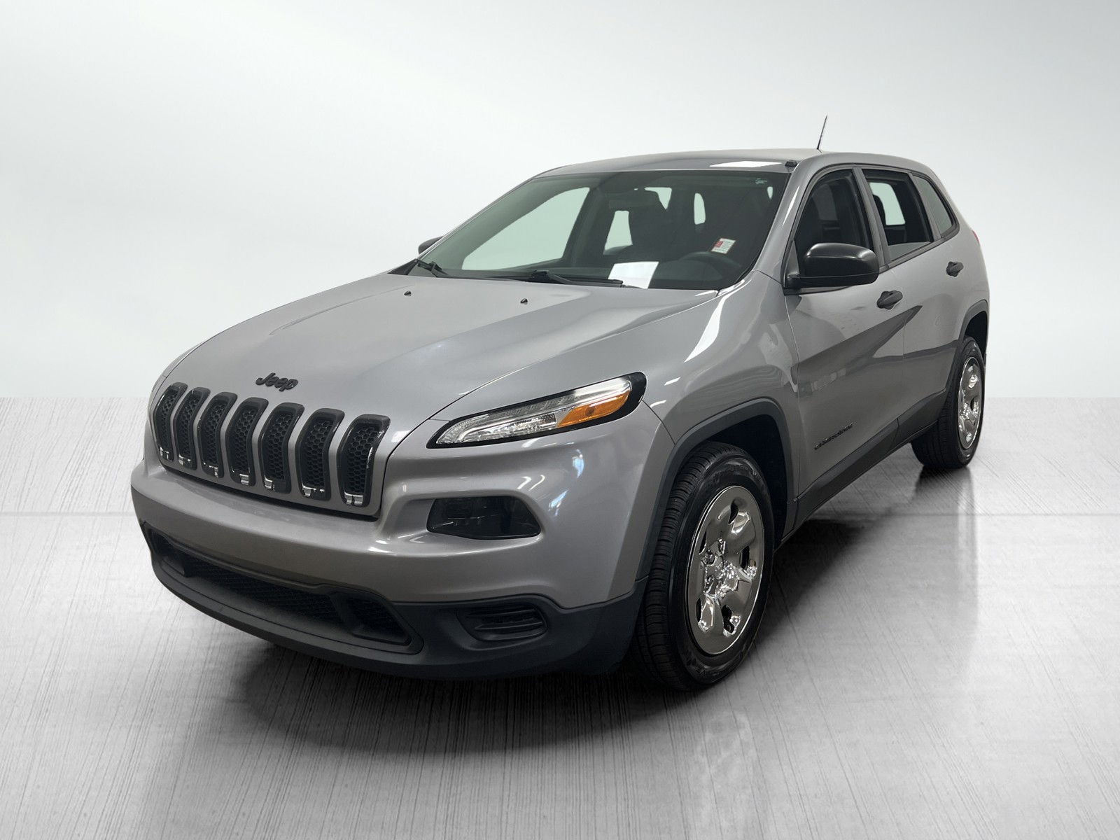 2016 Jeep Cherokee Sport photo 2