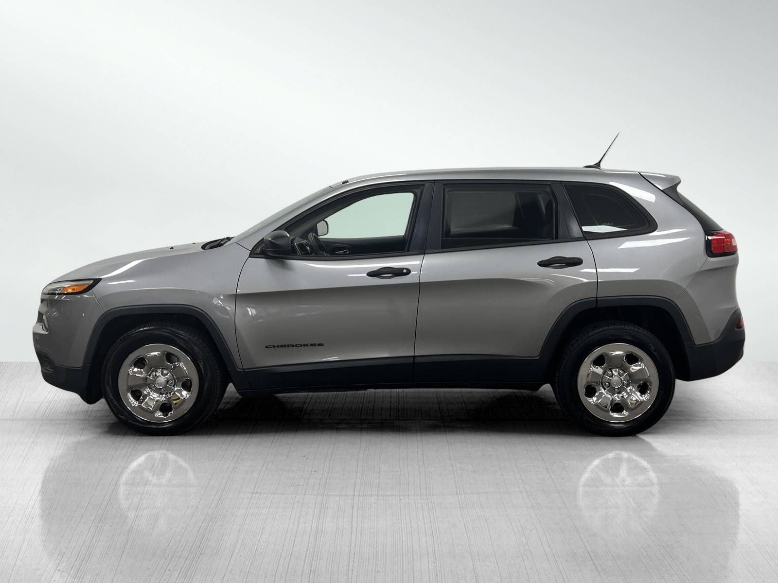 2016 Jeep Cherokee Sport photo 3