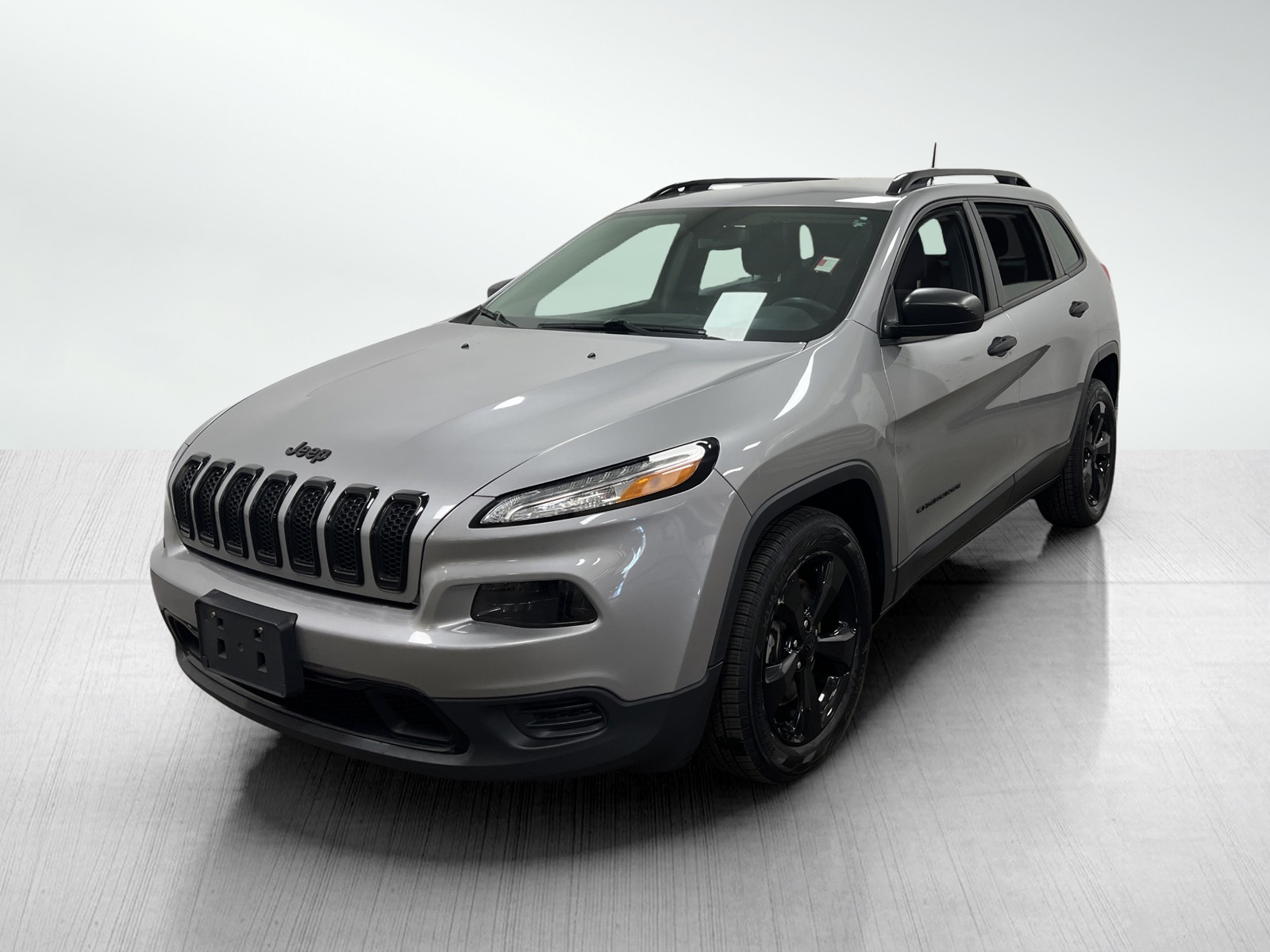 2017 Jeep Cherokee Sport photo 2