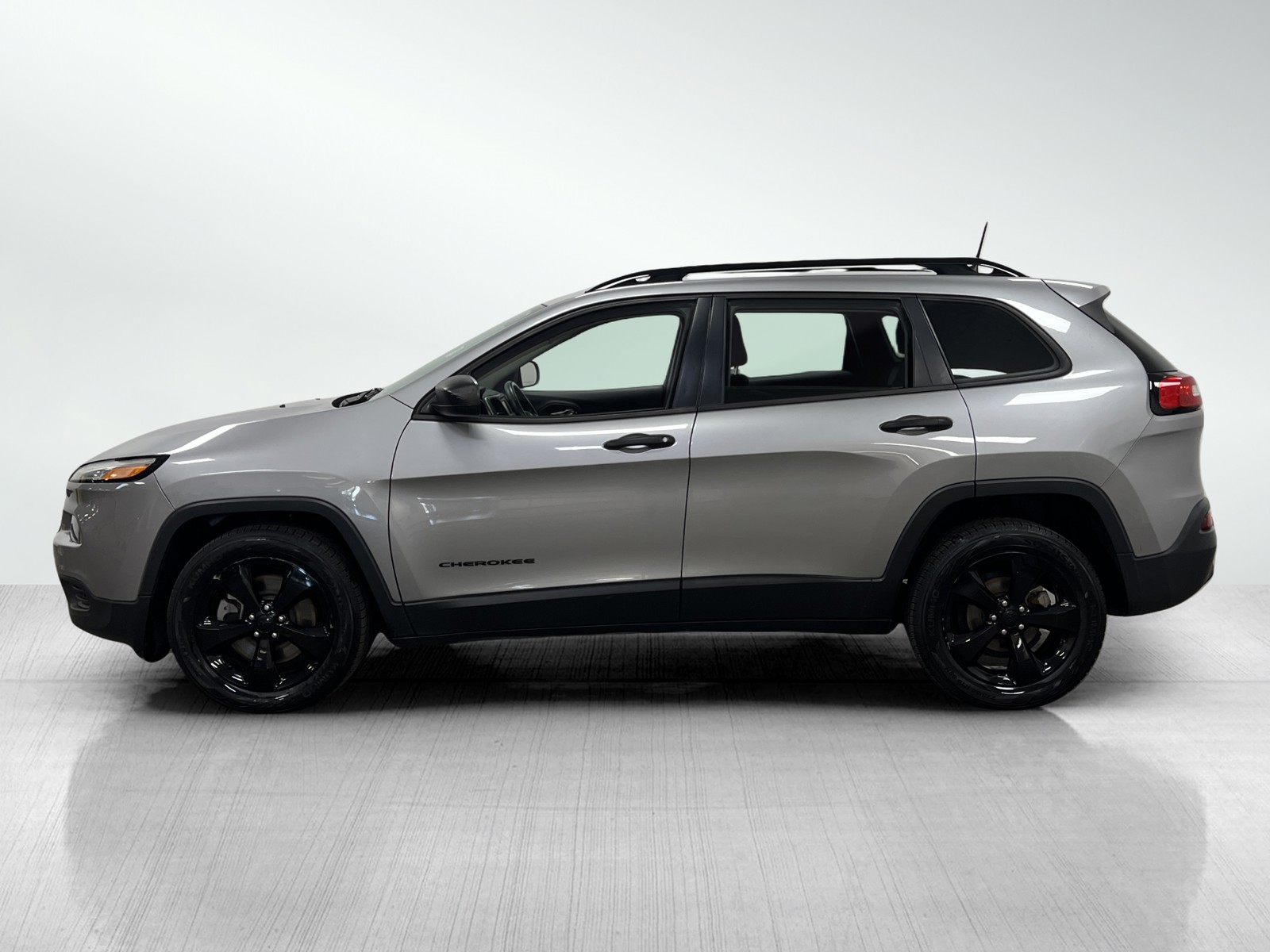 2017 Jeep Cherokee Sport photo 3