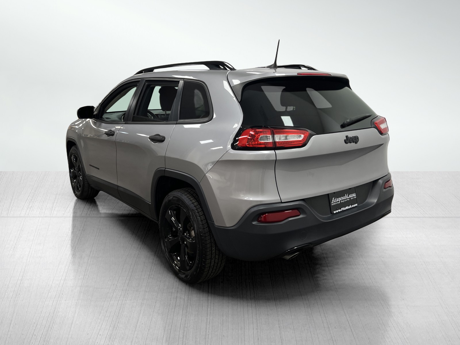 2017 Jeep Cherokee Sport photo 8