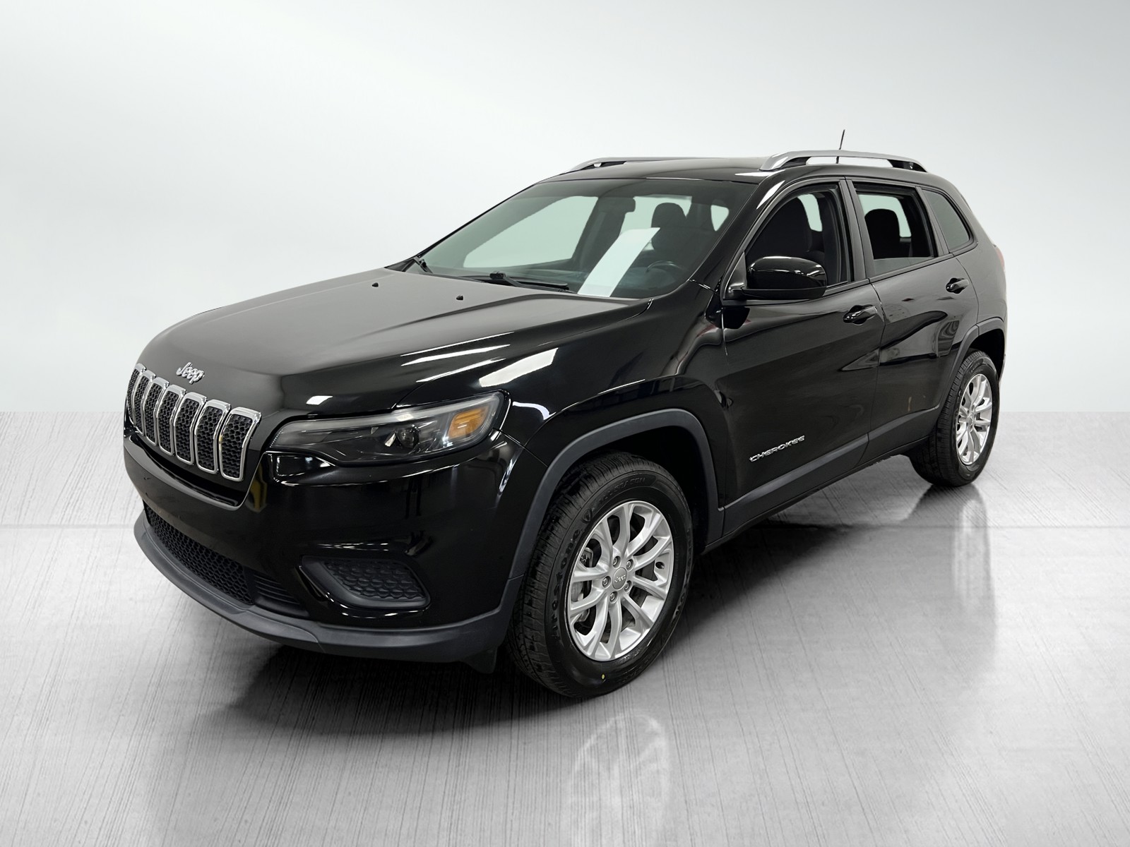 2020 Jeep Cherokee Latitude photo 2