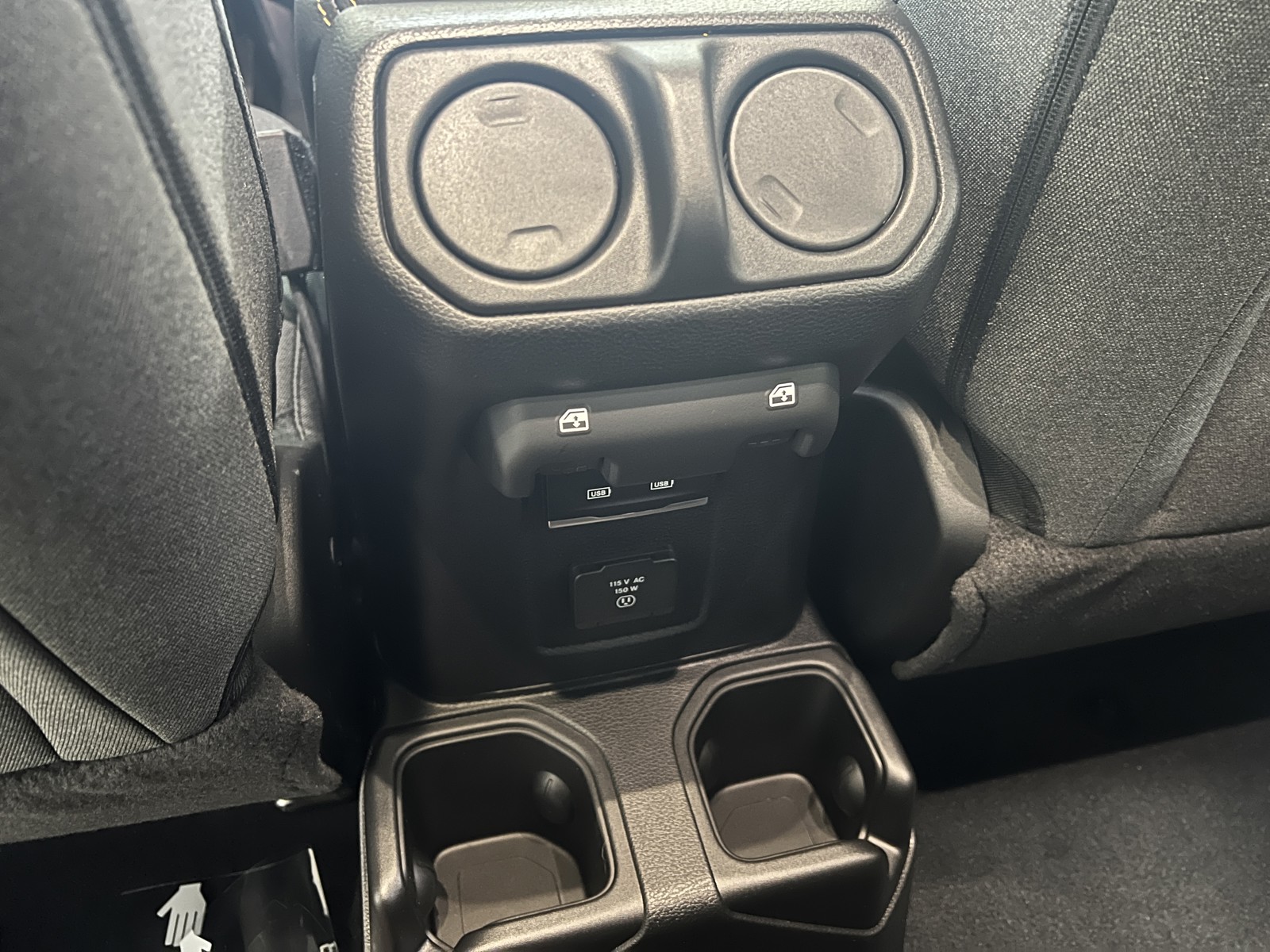 2024 Jeep Wrangler Sahara photo 12