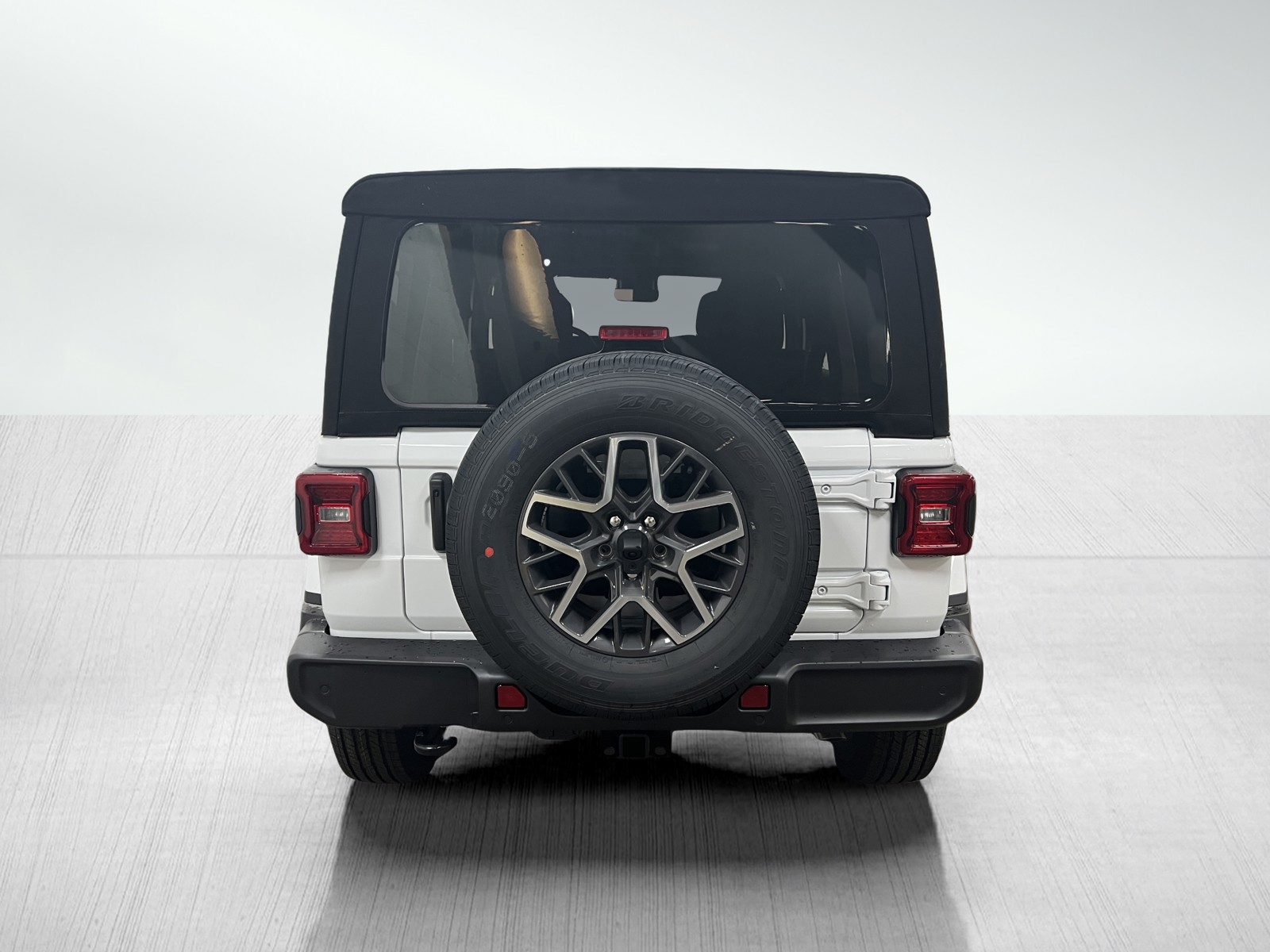 2024 Jeep Wrangler Sahara photo 6