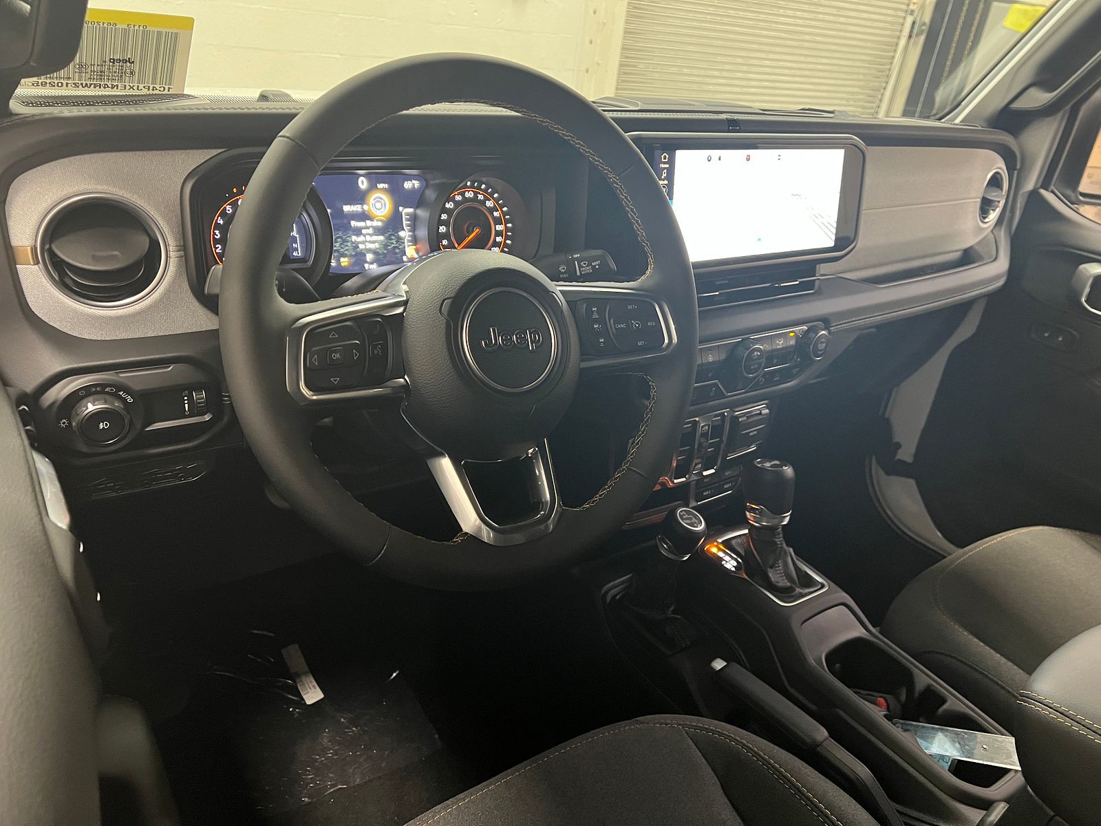 2024 Jeep Wrangler Sahara photo 9