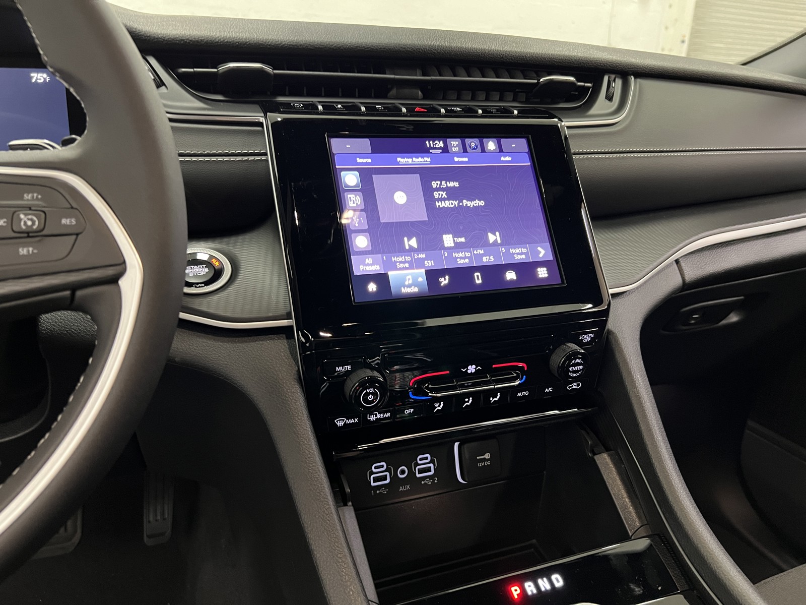 2025 Jeep Grand Cherokee Laredo photo 18