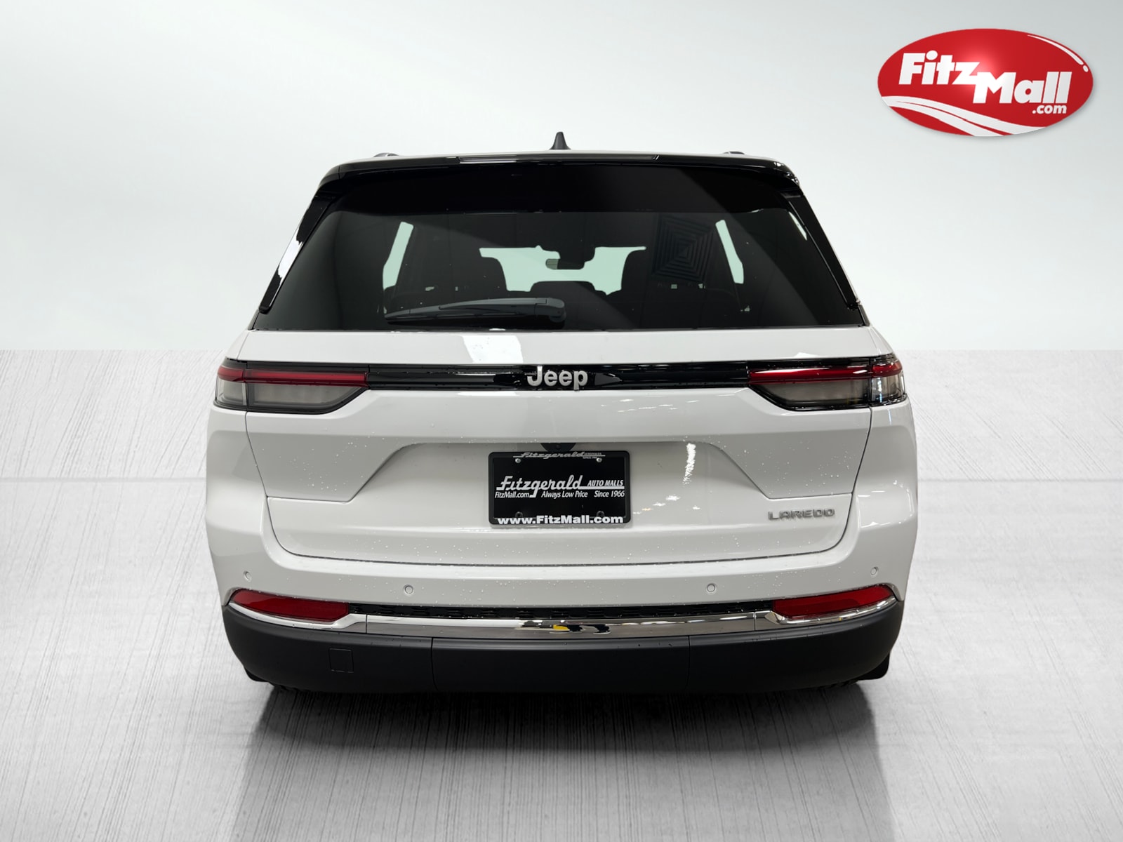 2025 Jeep Grand Cherokee Laredo photo 6