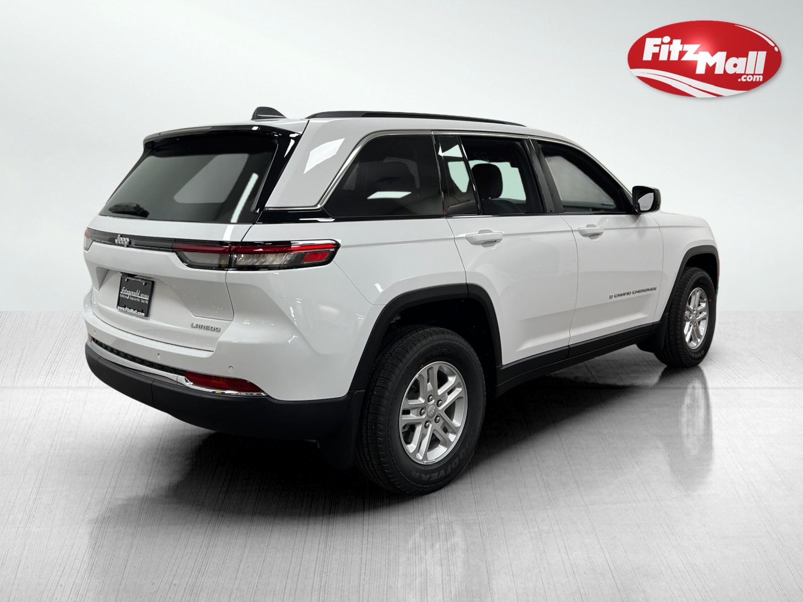 2025 Jeep Grand Cherokee Laredo photo 7