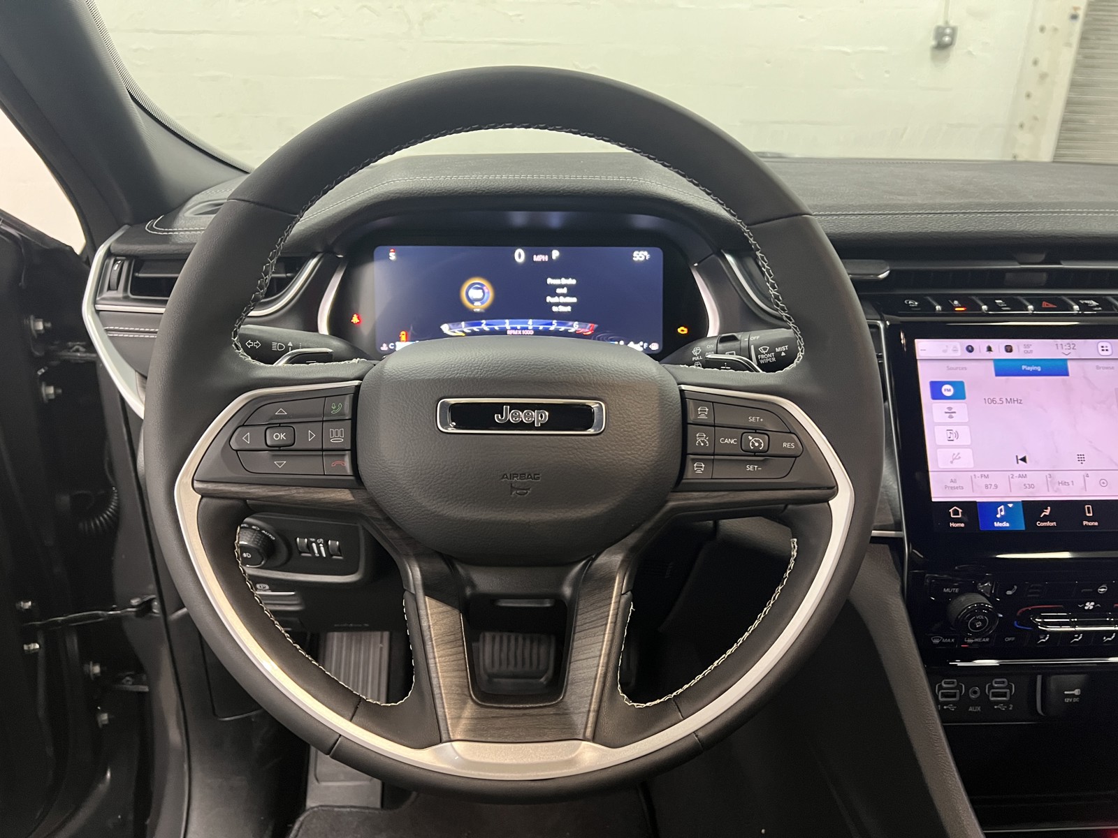2025 Jeep Grand Cherokee Limited photo 17