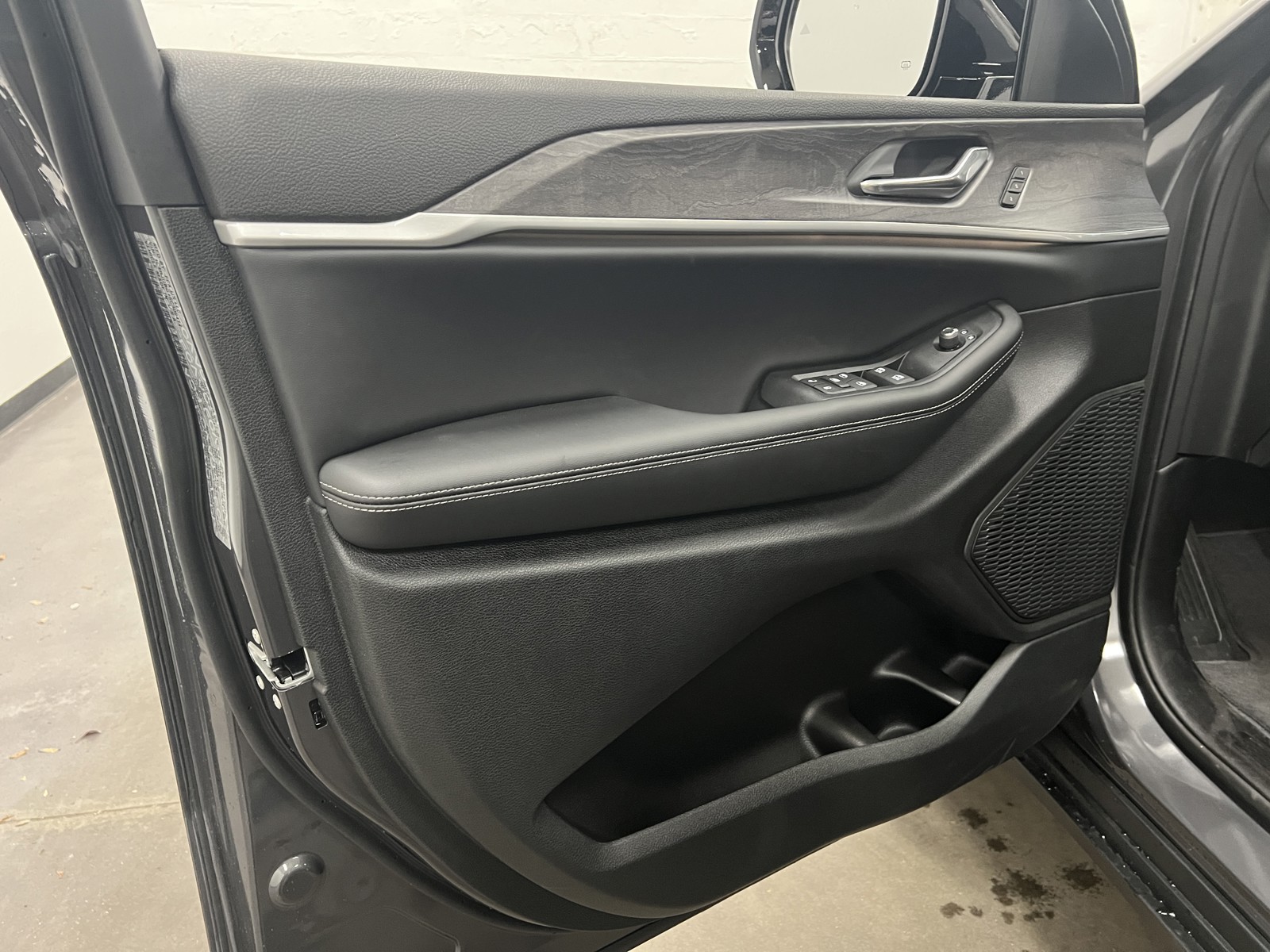 2025 Jeep Grand Cherokee Limited photo 24