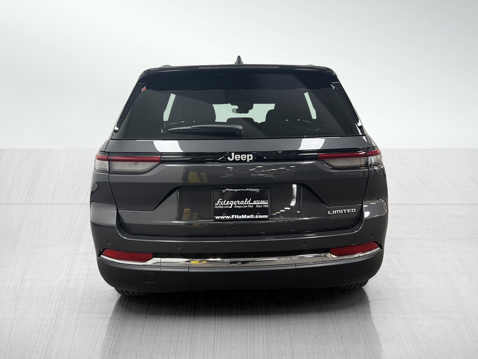 2025 Jeep Grand Cherokee Limited photo 6