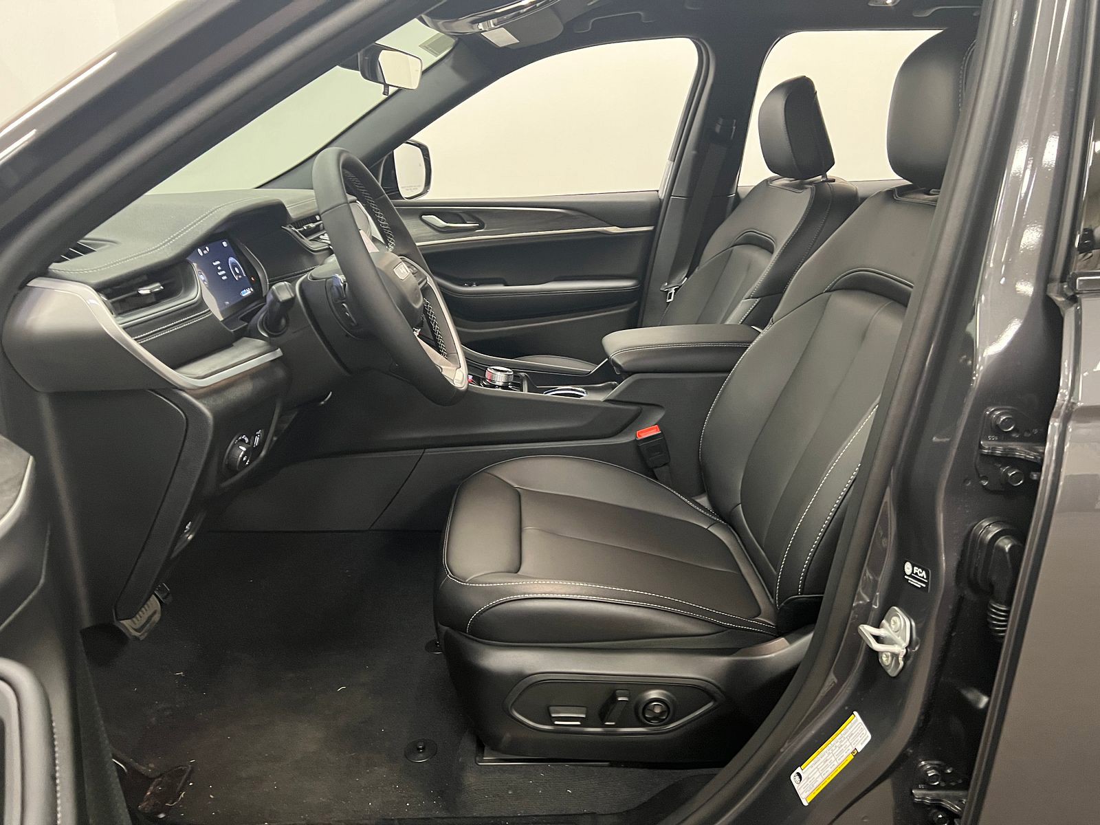 2025 Jeep Grand Cherokee Limited photo 10