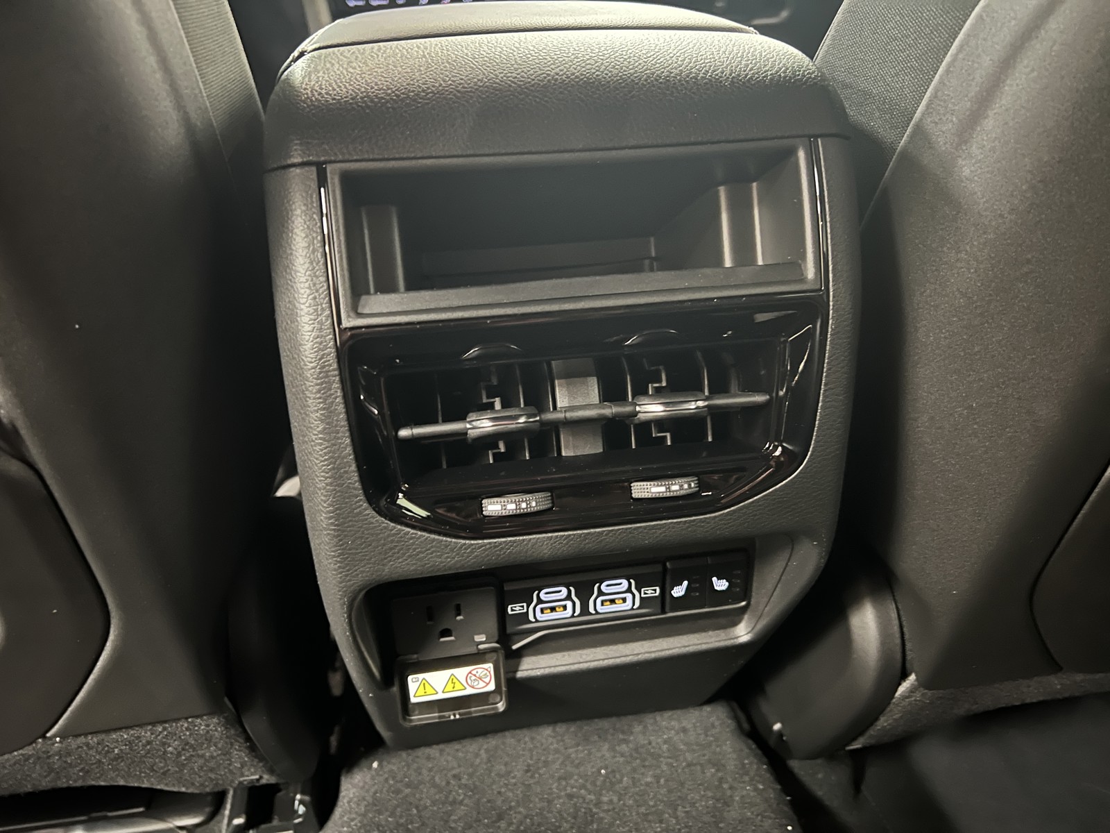 2025 Jeep Grand Cherokee Limited photo 12
