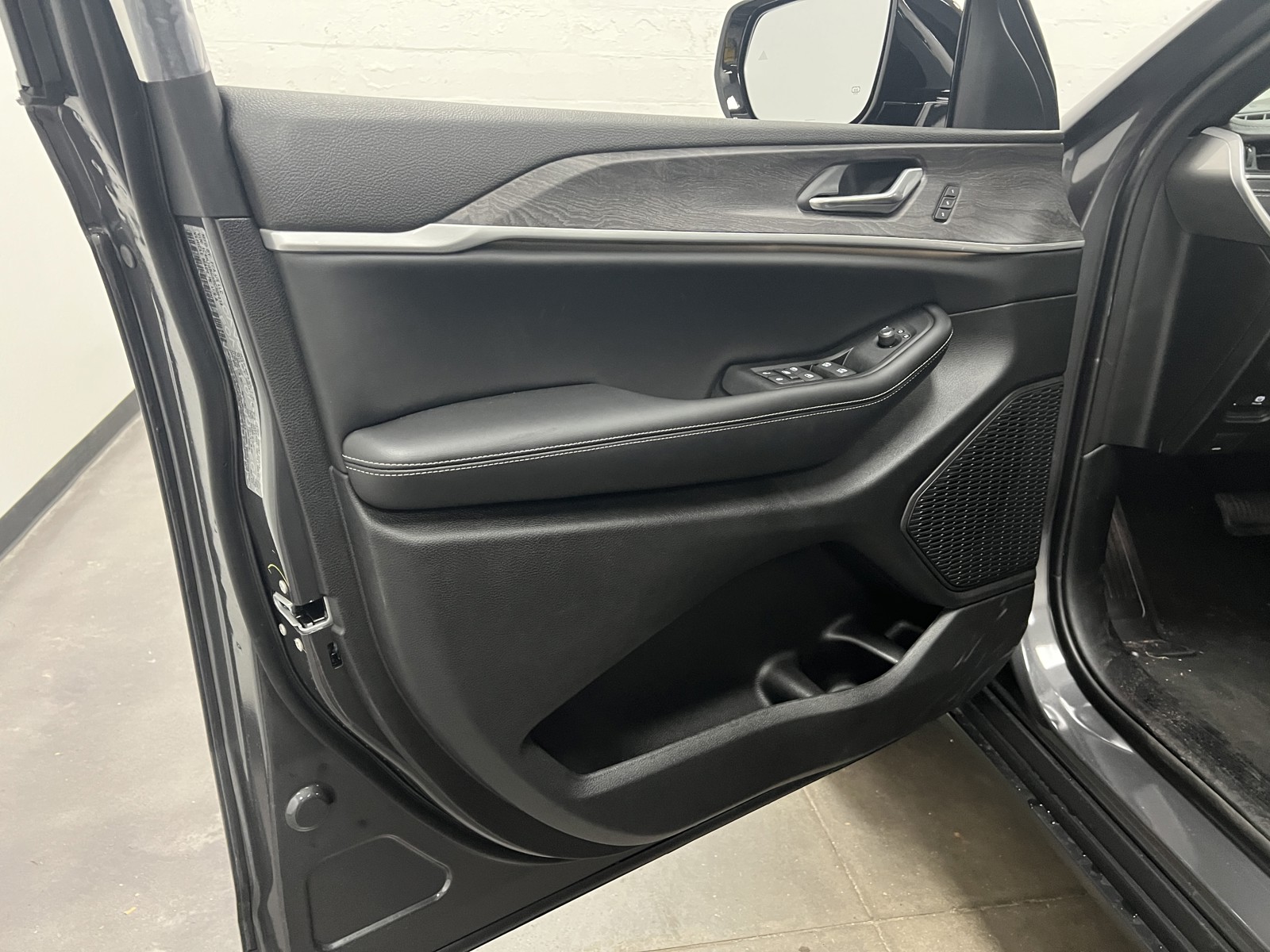 2025 Jeep Grand Cherokee Limited photo 23