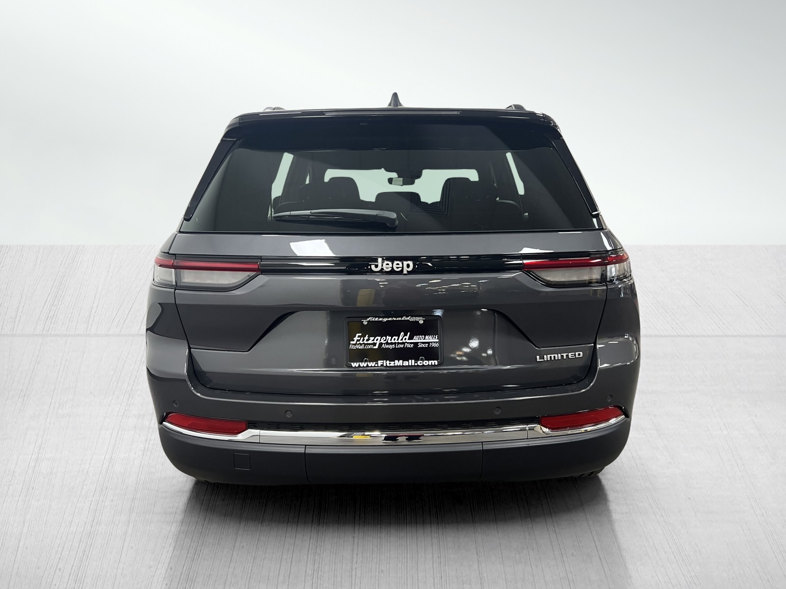 2025 Jeep Grand Cherokee Limited photo 6