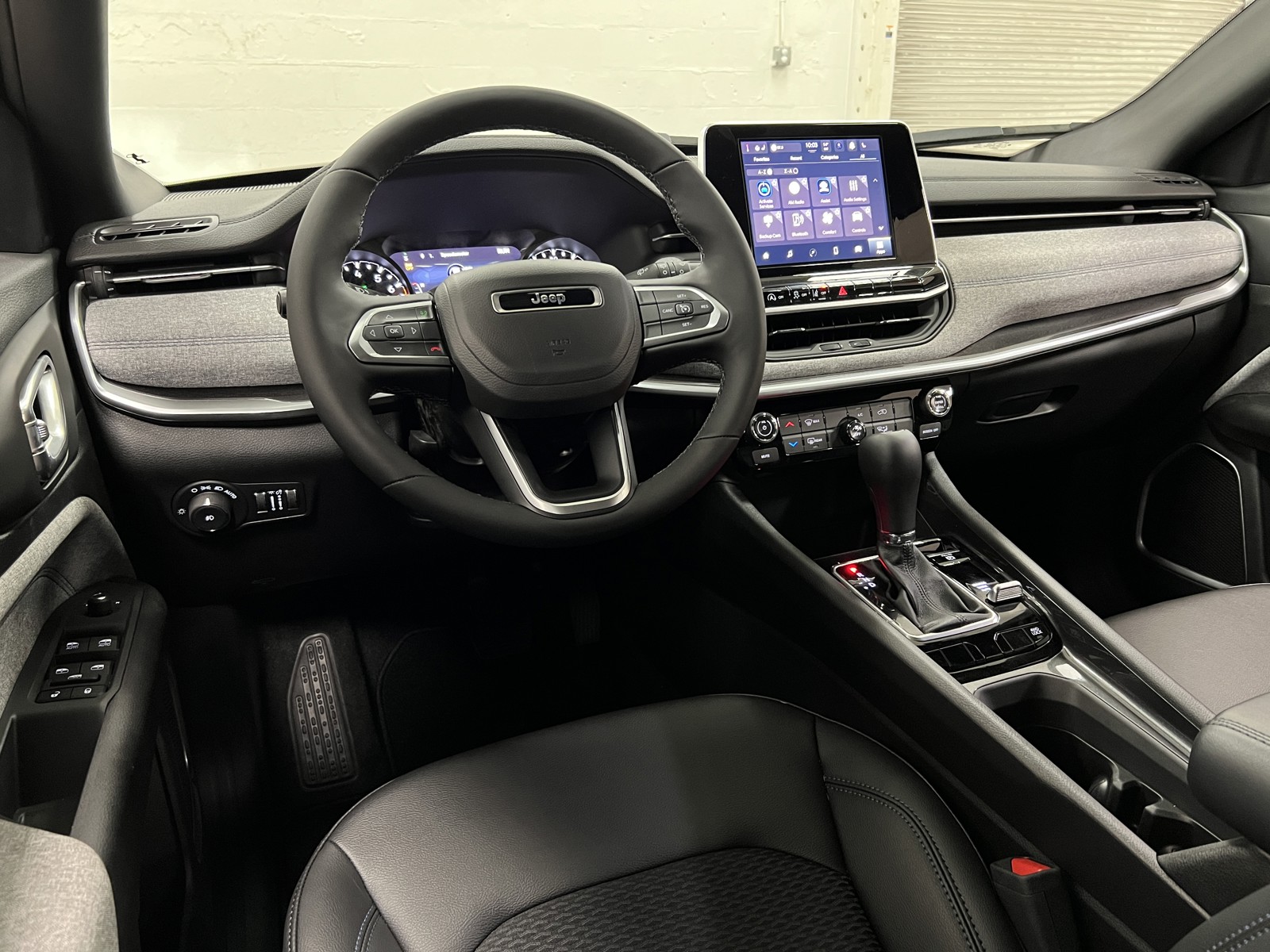 2025 Jeep Compass Latitude photo 9