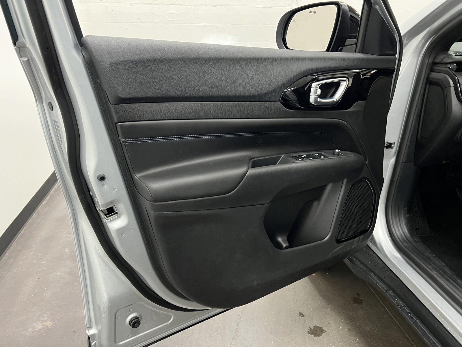 2025 Jeep Compass Latitude photo 20