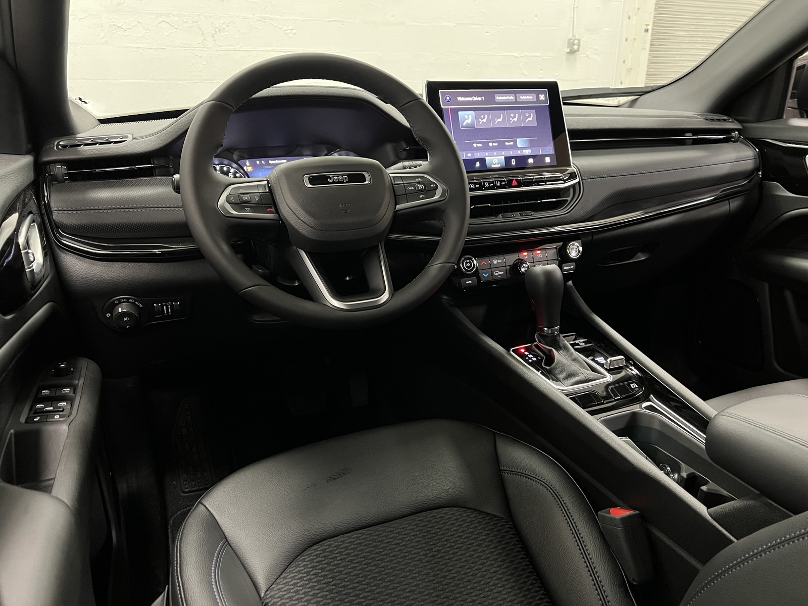 2025 Jeep Compass Latitude photo 9