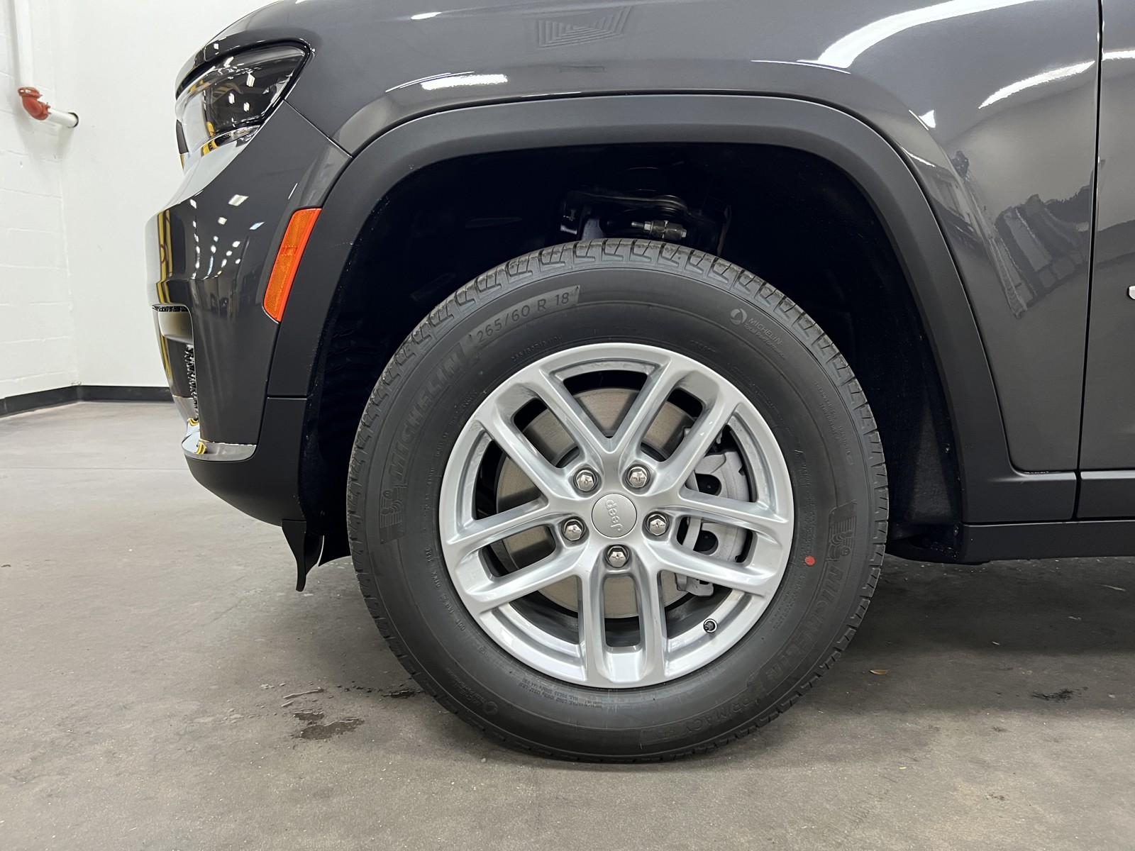 2025 Jeep Grand Cherokee Laredo photo 15