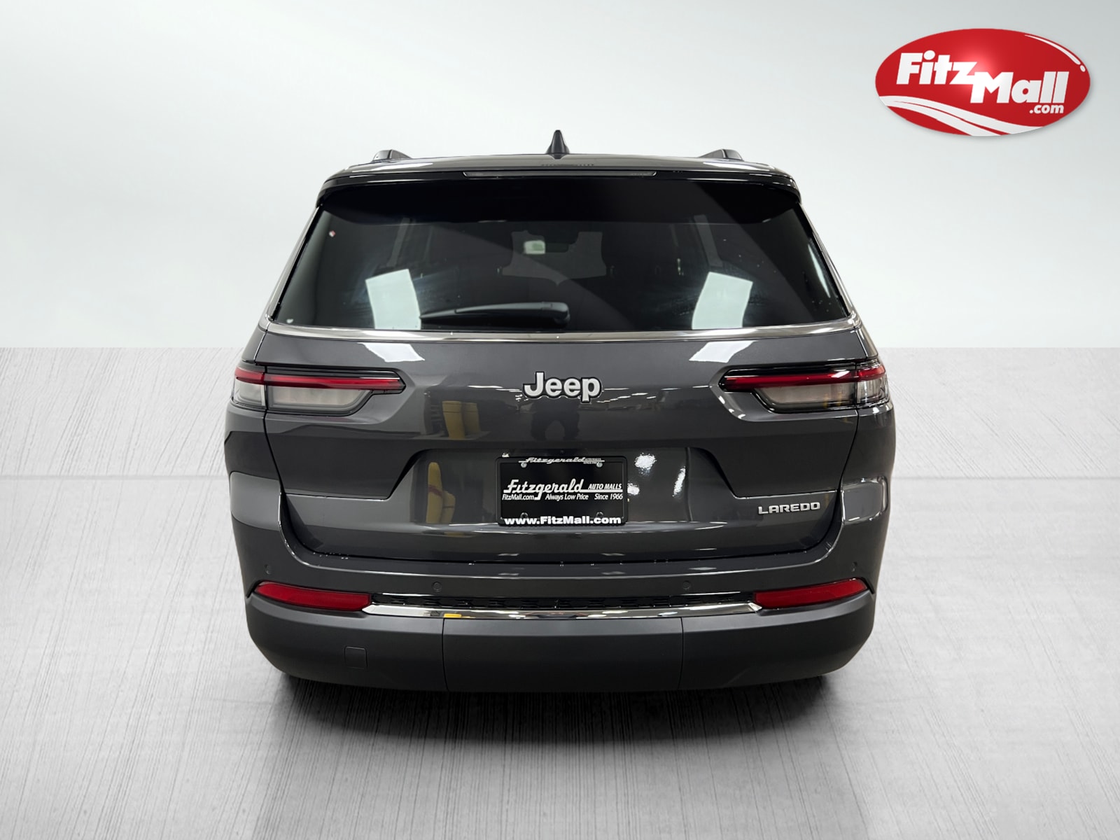 2025 Jeep Grand Cherokee Laredo photo 6