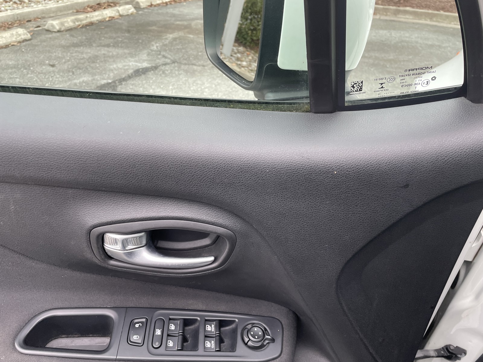 2015 Jeep Renegade Latitude photo 10