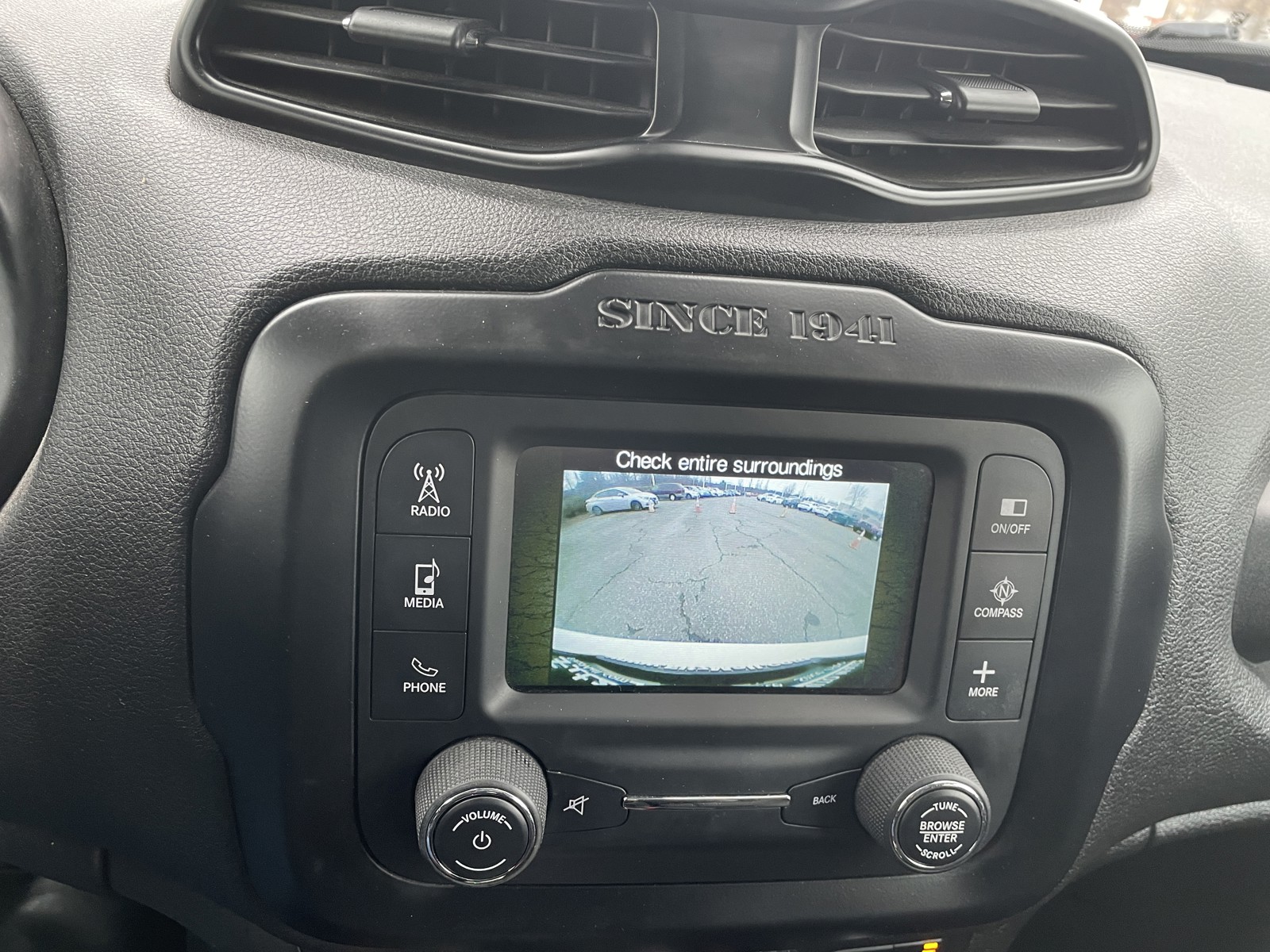 2015 Jeep Renegade Latitude photo 21