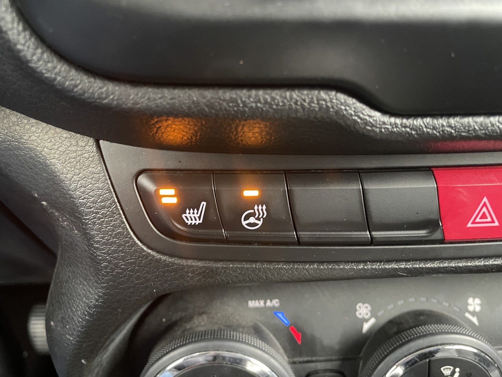 2015 Jeep Renegade Latitude photo 22