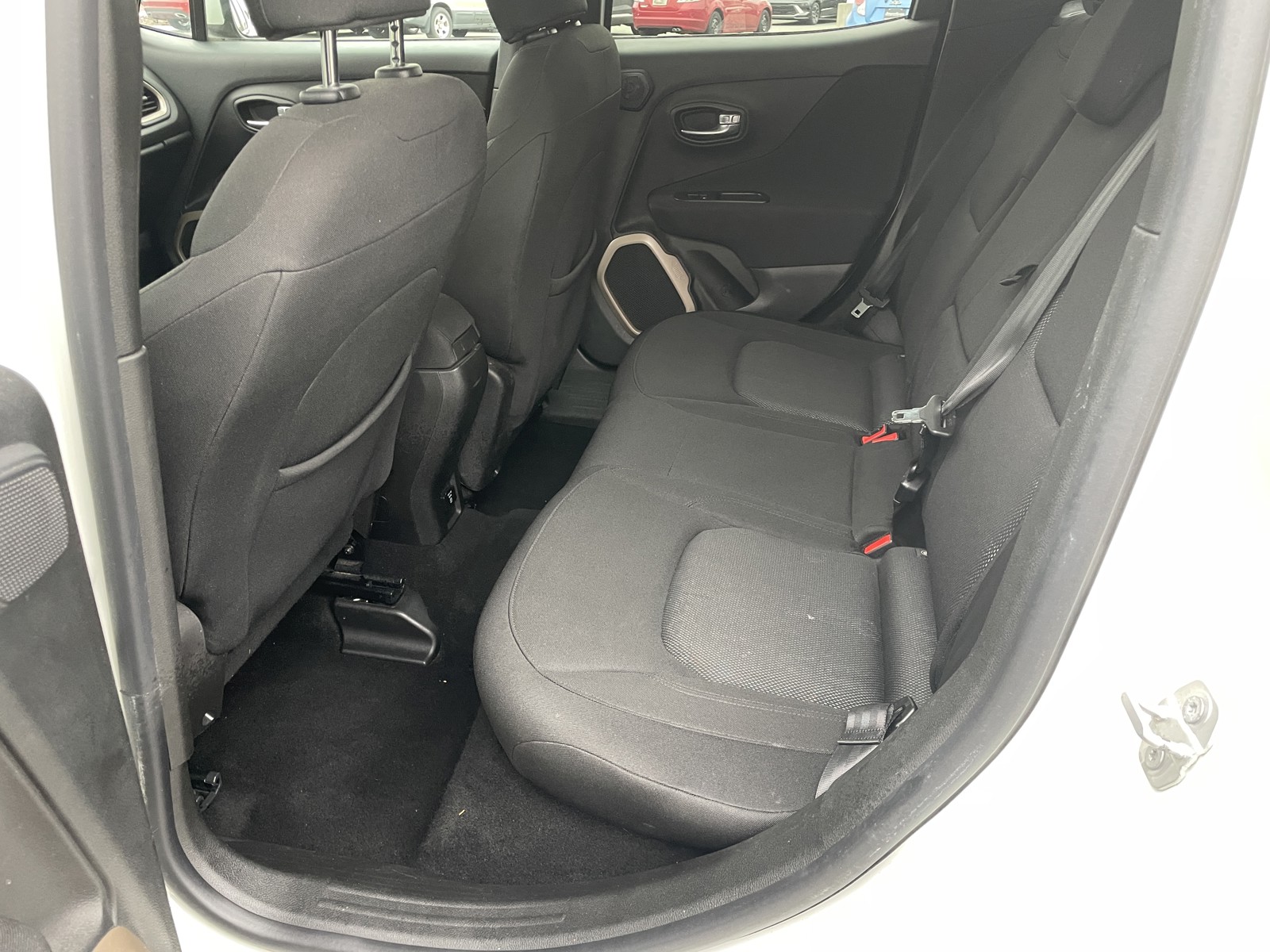 2015 Jeep Renegade Latitude photo 32