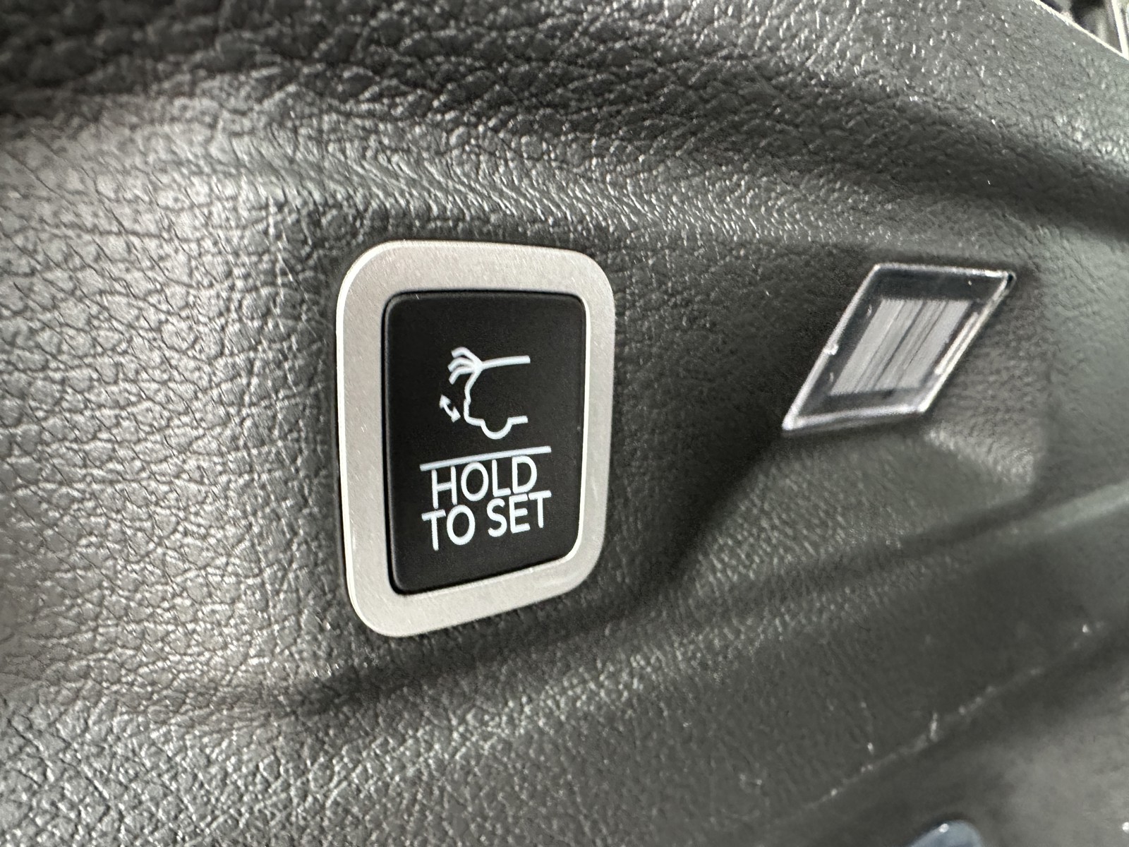 2022 Jeep Grand Cherokee Limited photo 10